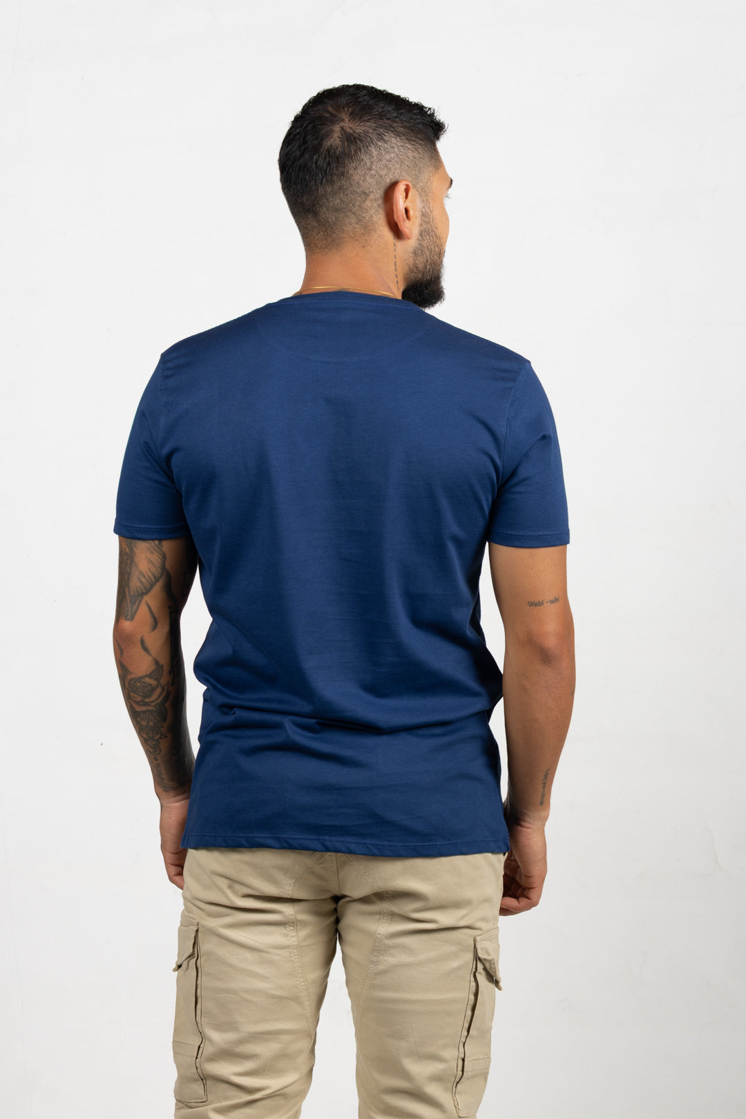 Camiseta de Hombre Slim Fit Manga Corta Cuello Redondo. Azul Electrico - 101012