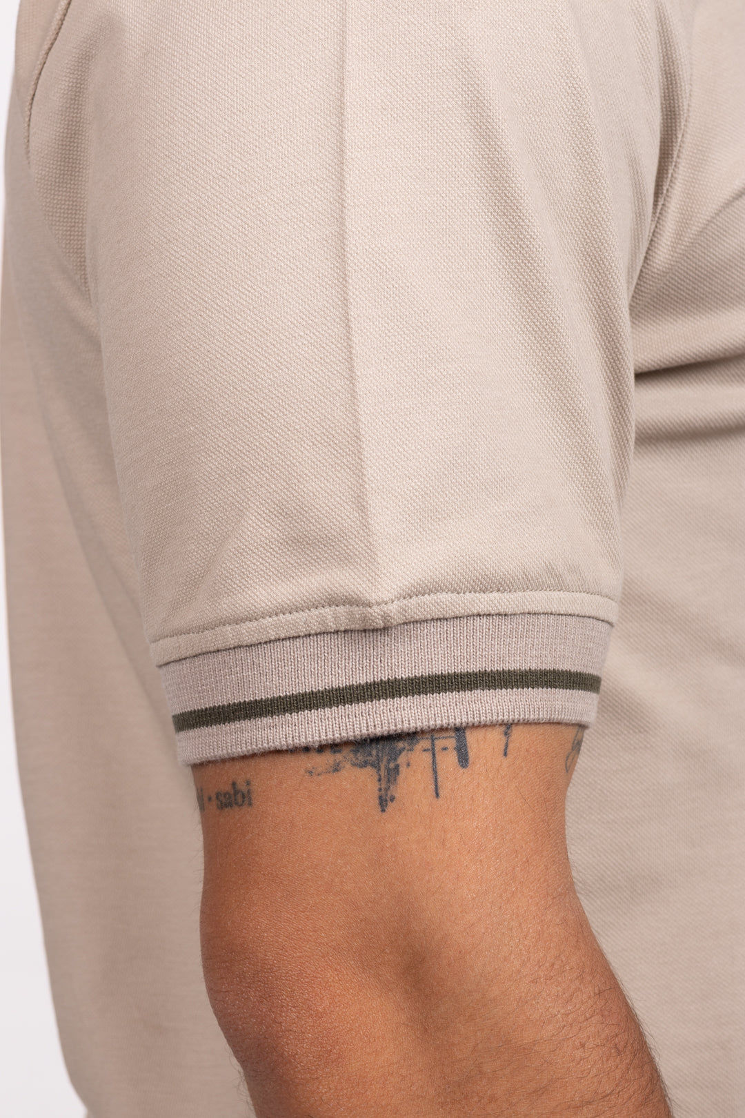 Polo Classic Fit Para Hombre Arena 31305