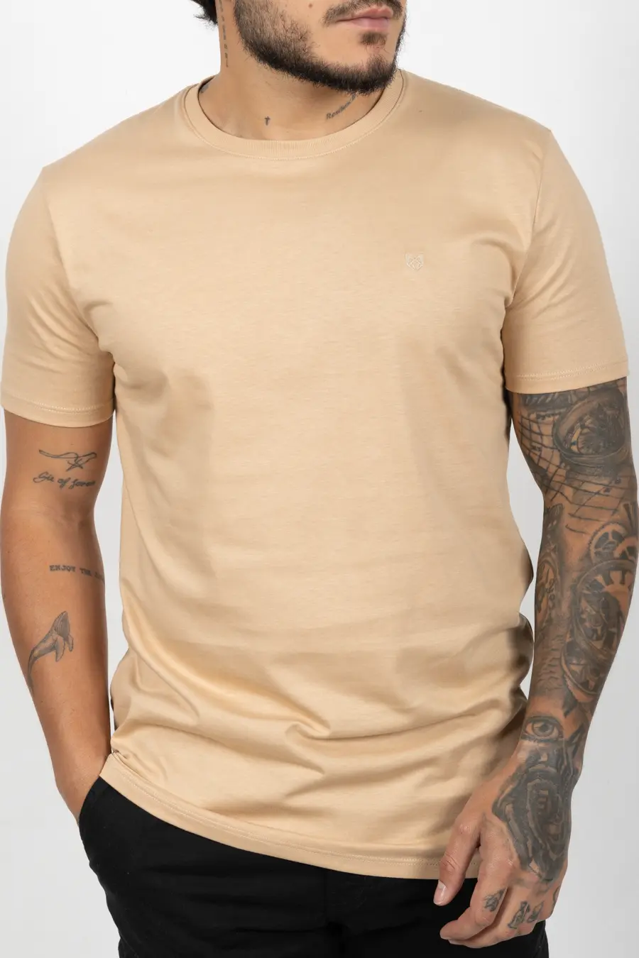 Camiseta de Hombre Slim Fit Manga Corta Cuello Redondo Caki Claro 100623
