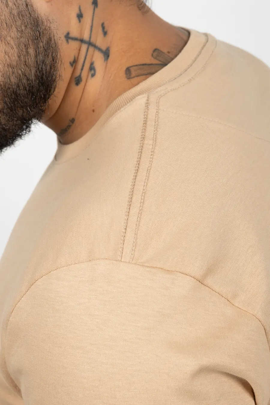 Camiseta de Hombre Slim Fit Manga Corta Cuello Redondo Caki Claro 100623