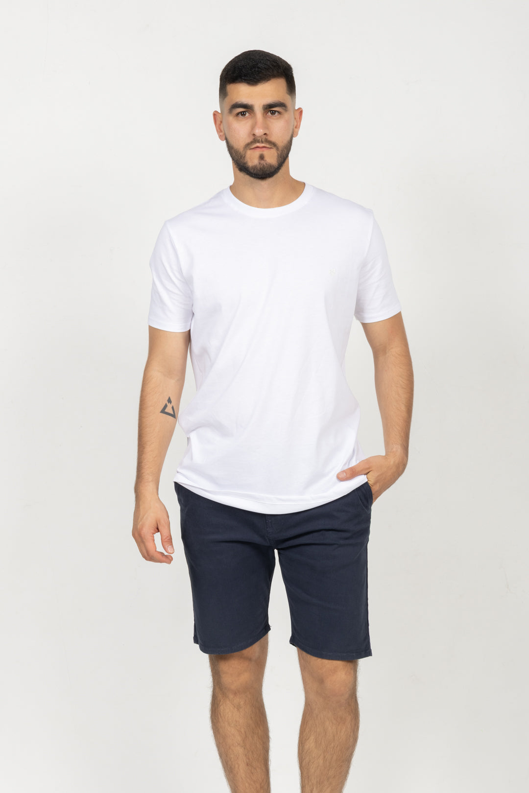 Camiseta de Hombre Slim Fit Manga Corta Cuello Redondo. Blanco - 101001