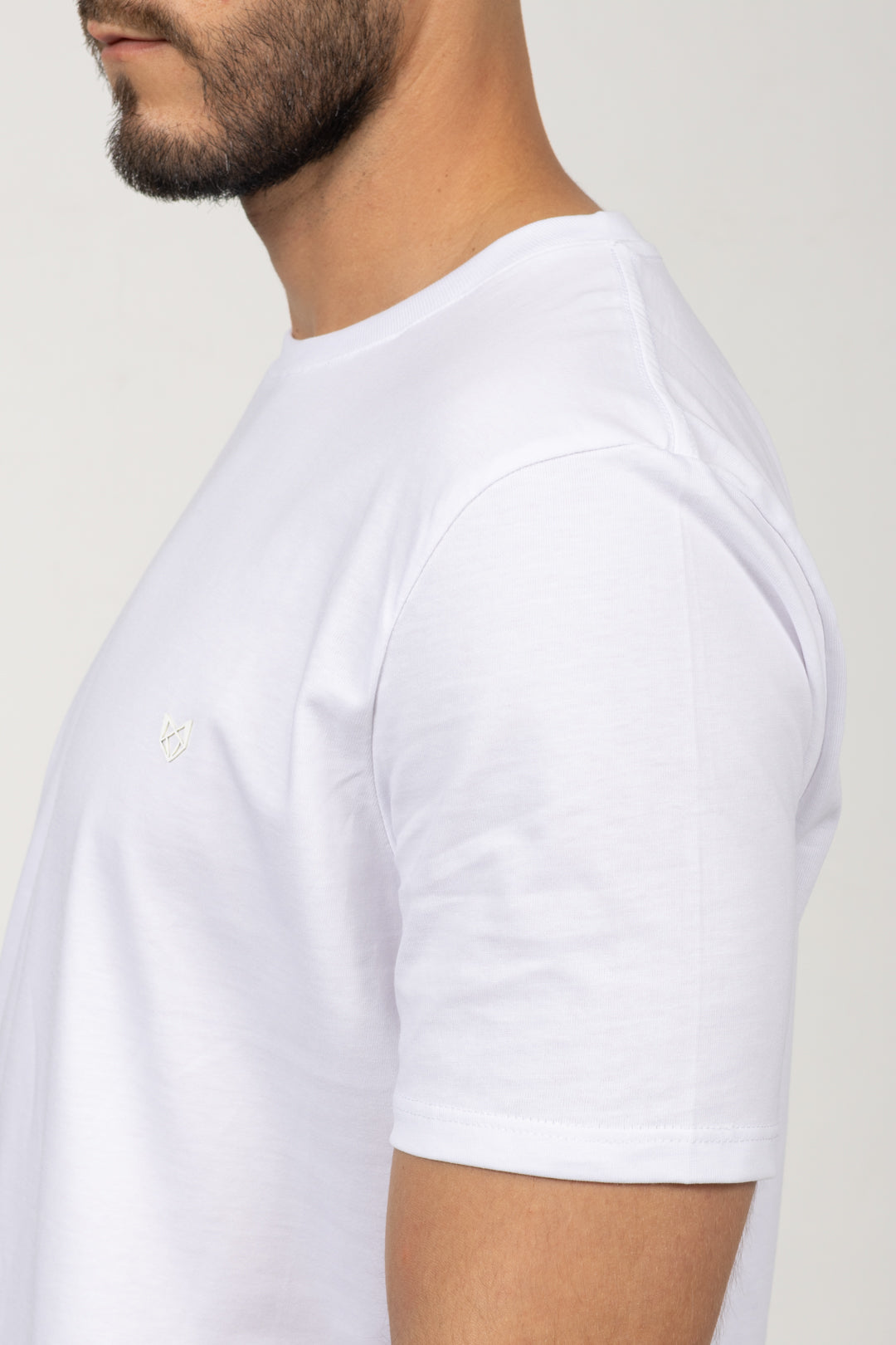 Camiseta de Hombre Slim Fit Manga Corta Cuello Redondo. Blanco - 101001