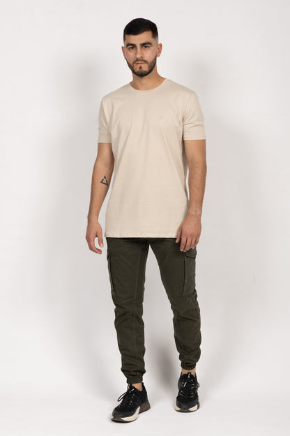 Camiseta de Hombre Slim Fit Manga Corta Cuello Redondo. Crema - 101003
