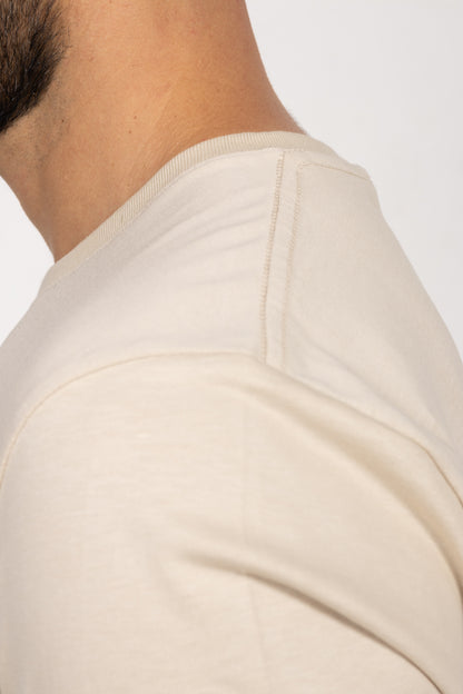 Camiseta de Hombre Slim Fit Manga Corta Cuello Redondo. Crema - 101003