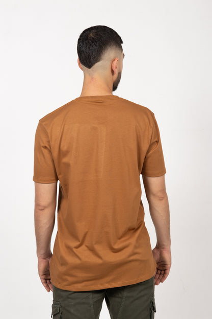 Camiseta de Hombre Slim Fit Manga Corta Cuello Redondo. Caki - 101005