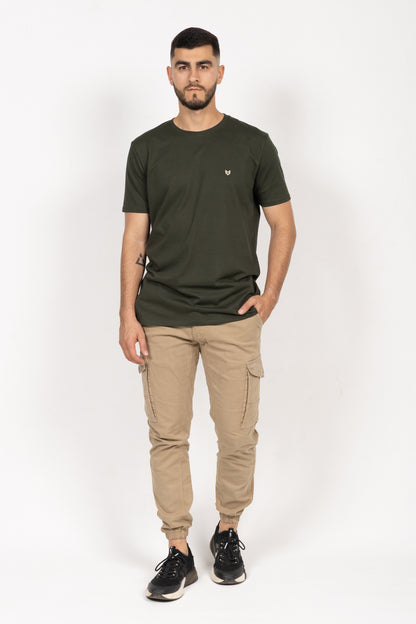 Camiseta de Hombre Slim Fit Manga Corta Cuello Redondo. Verde Militar - 101008