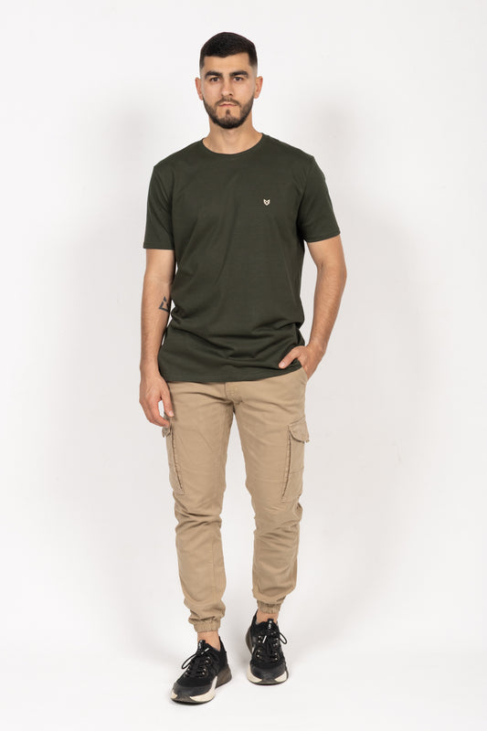 Camiseta de Hombre Slim Fit Manga Corta Cuello Redondo. Verde Militar - 101008