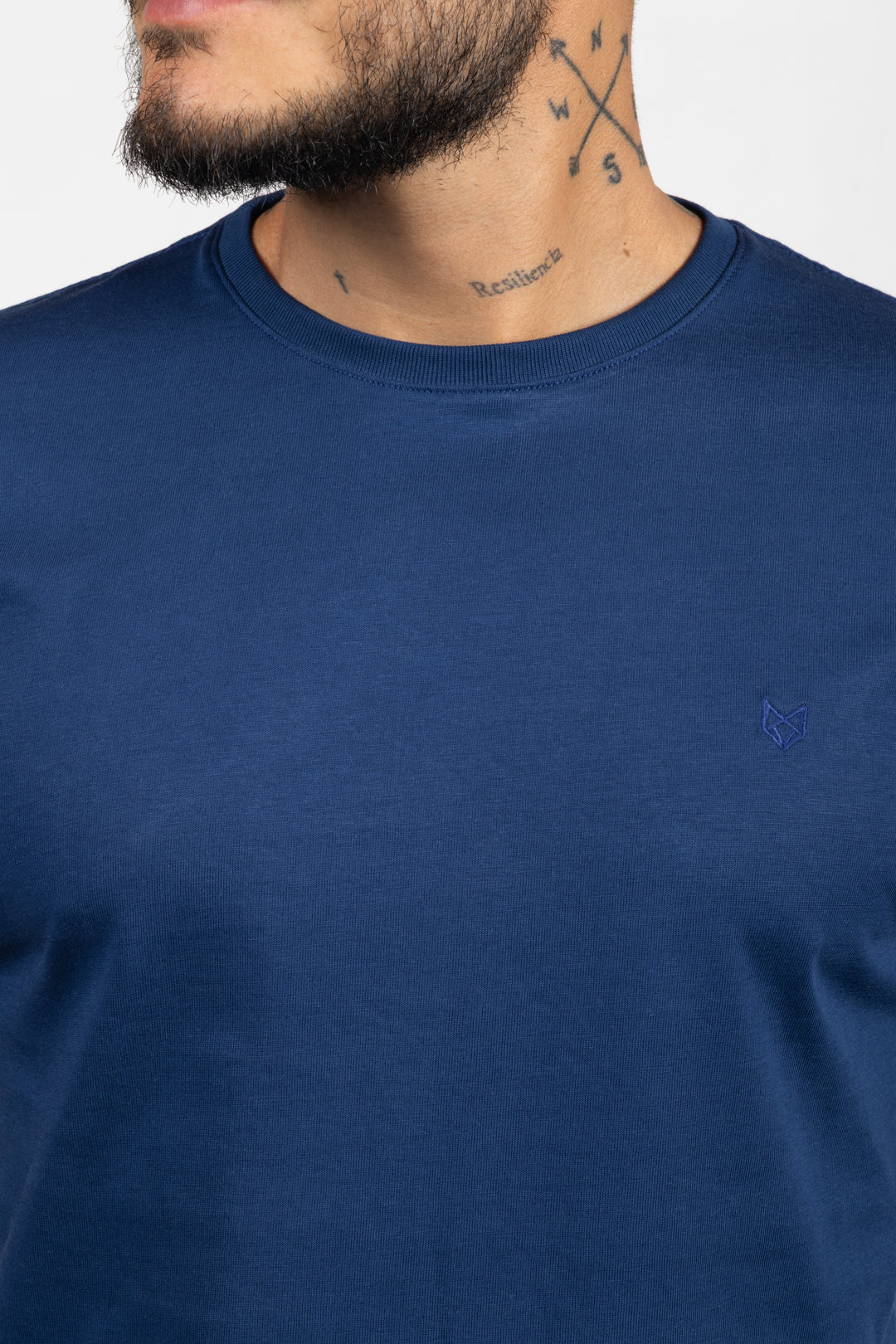 Camiseta de Hombre Slim Fit Manga Corta Cuello Redondo. Azul Electrico - 101012
