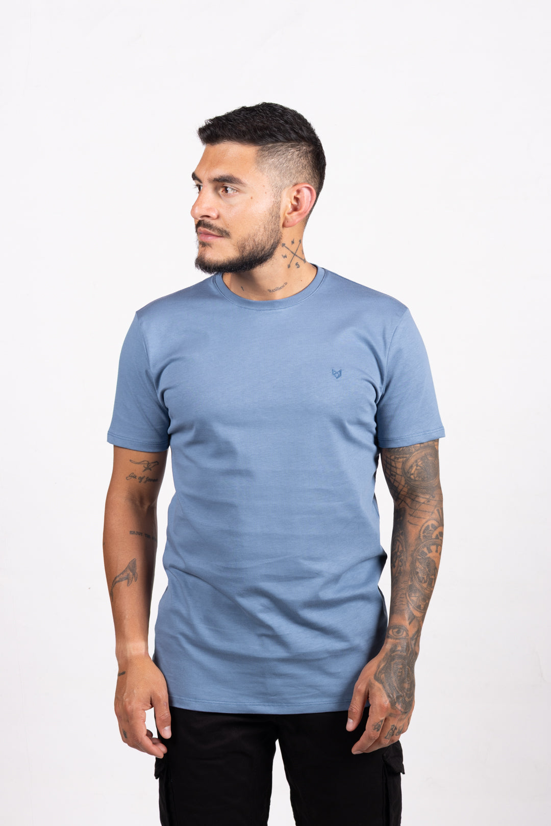Camiseta de Hombre Slim Fit Manga Corta Cuello Redondo. Azul Jo - 101013