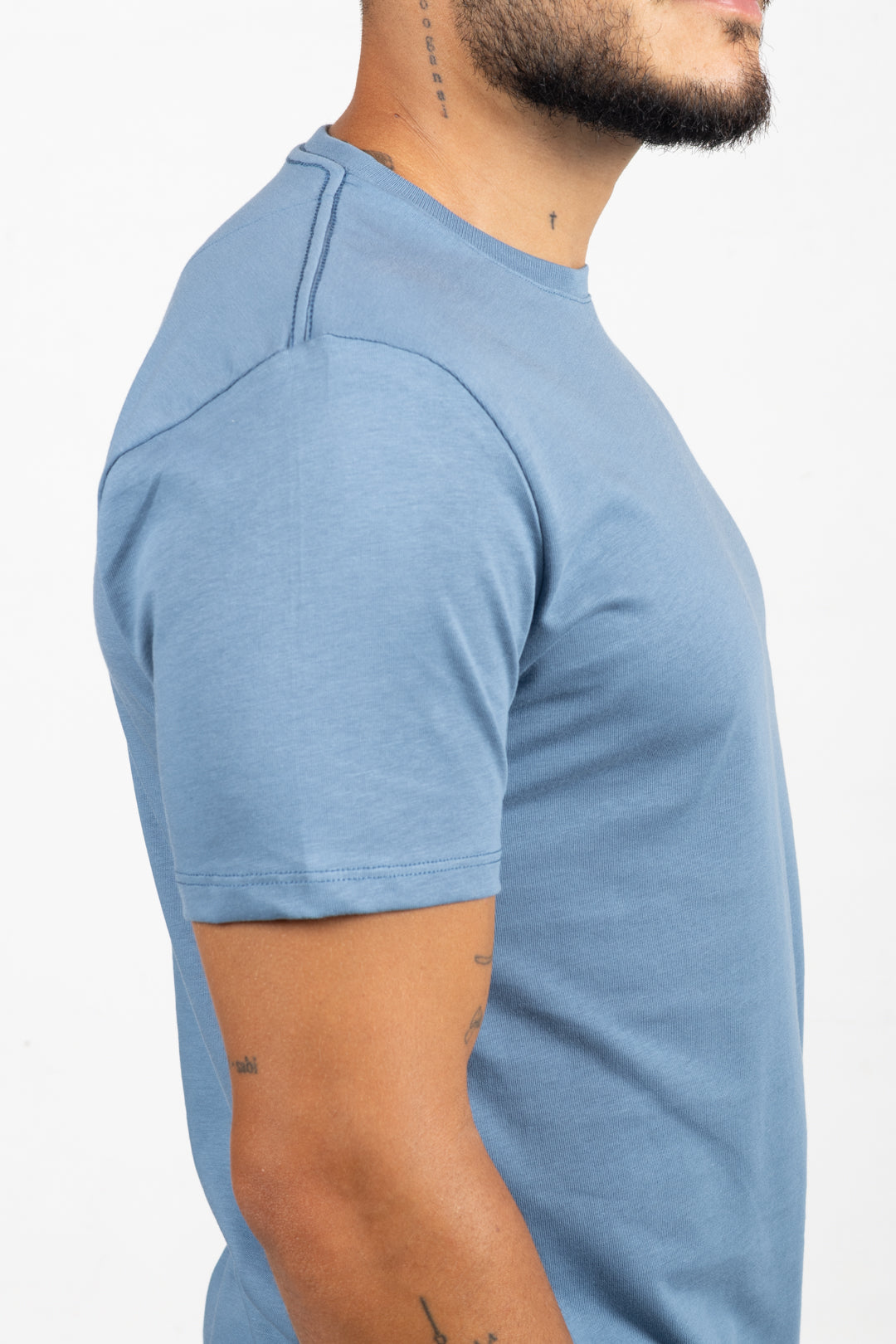 Camiseta de Hombre Slim Fit Manga Corta Cuello Redondo. Azul Jo - 101013