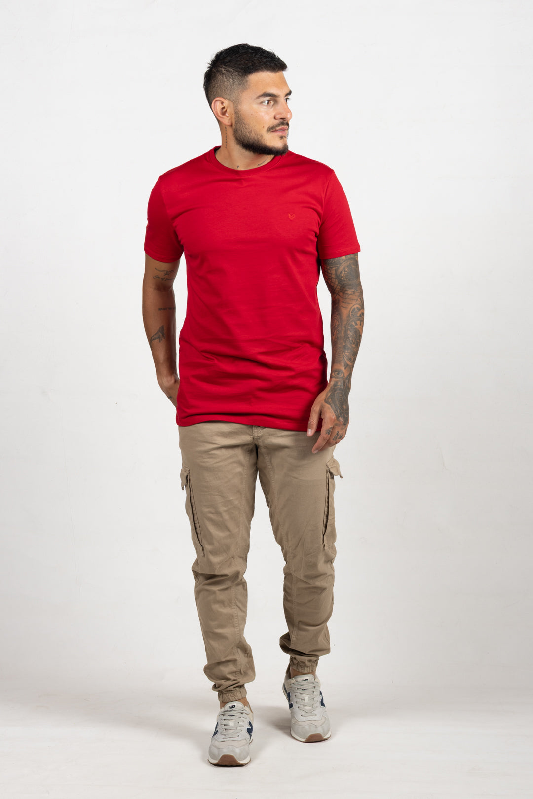 Camiseta de Hombre Slim Fit Manga Corta Cuello Redondo. Rojo - 101014