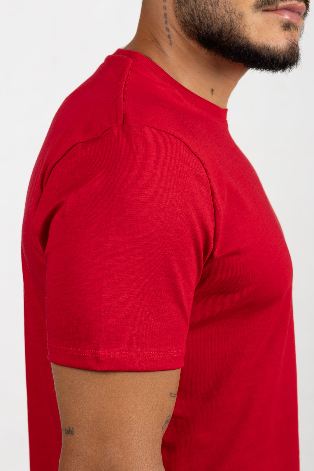 Camiseta de Hombre Slim Fit Manga Corta Cuello Redondo. Rojo - 101014