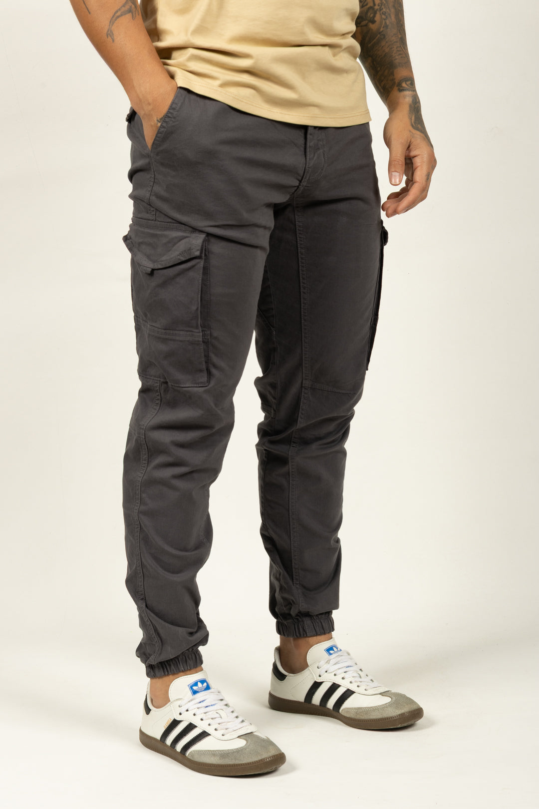 Pantalón Tipo Jogger para Hombre Gris Oscuro 120102