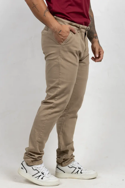 Pantalón Tipo Chino Regular Fit para Hombre Caki 150302