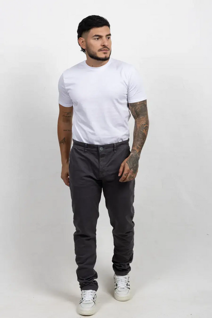 Pantalón Tipo Chino Regular Fit para Hombre Gris Raton 150303