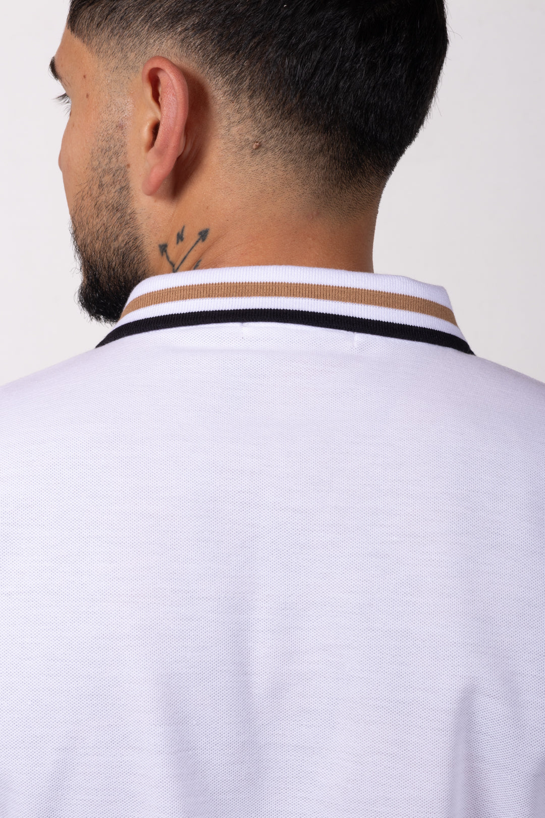 Camiseta Tipo Polo de Hombre. Blanco - 170510