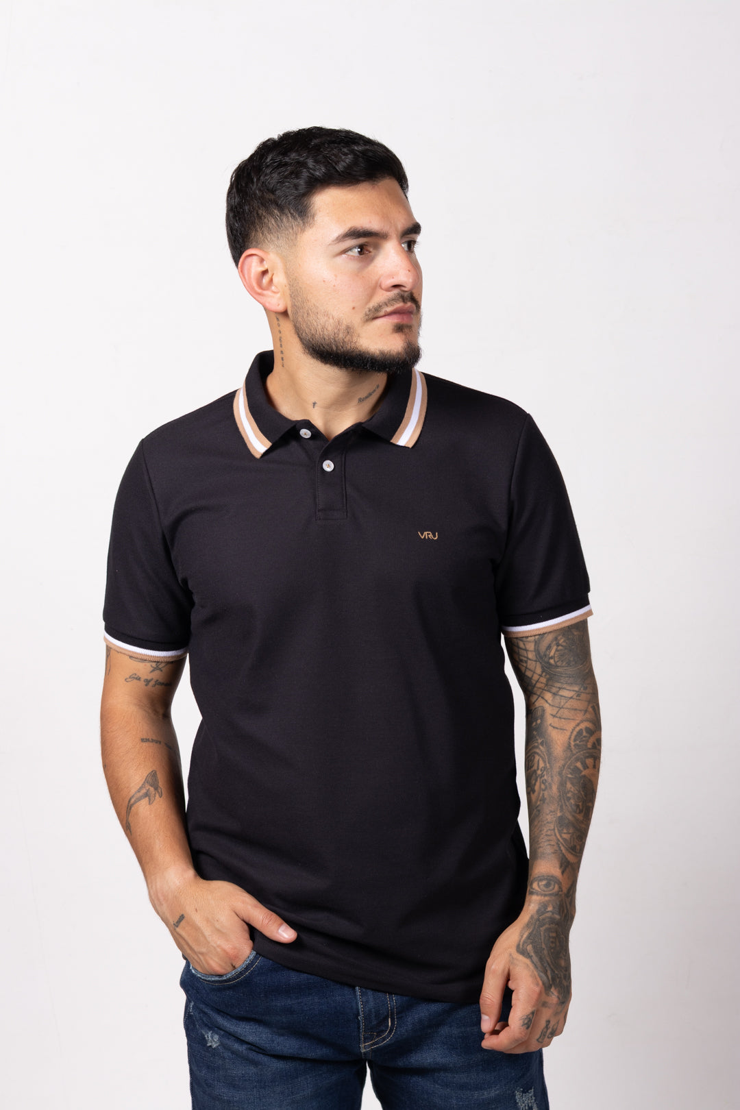 Camiseta Tipo Polo de Hombre. Negro - 170512