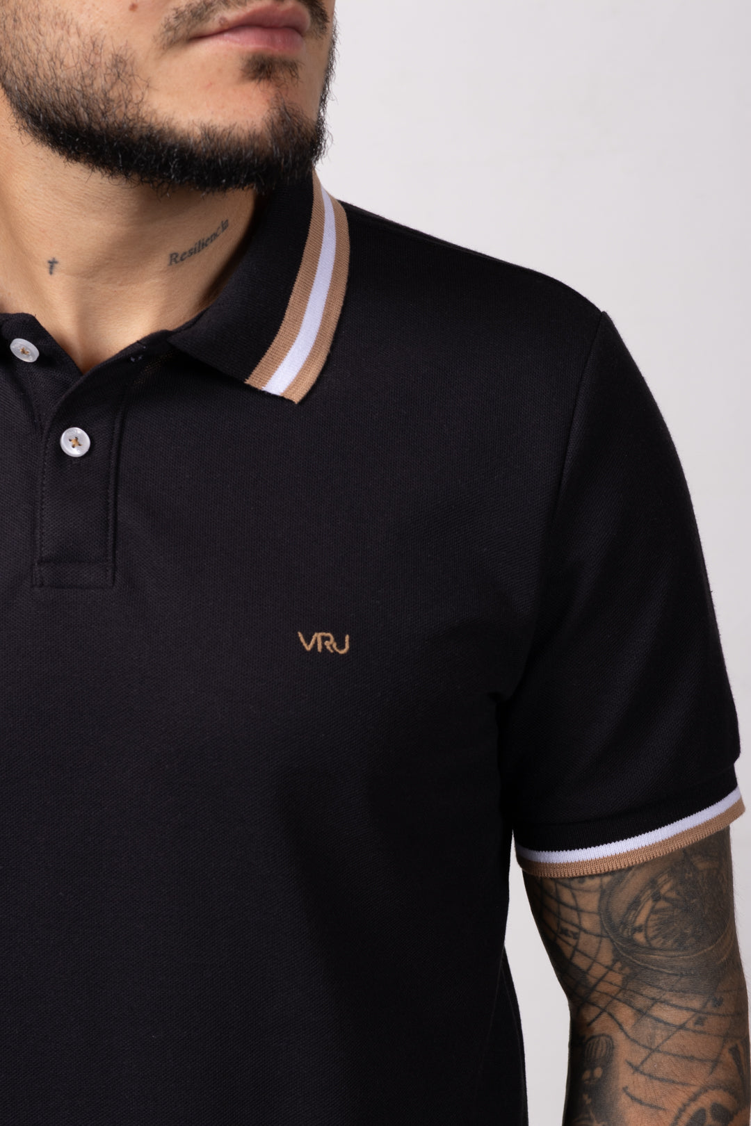 Camiseta Tipo Polo de Hombre. Negro - 170512