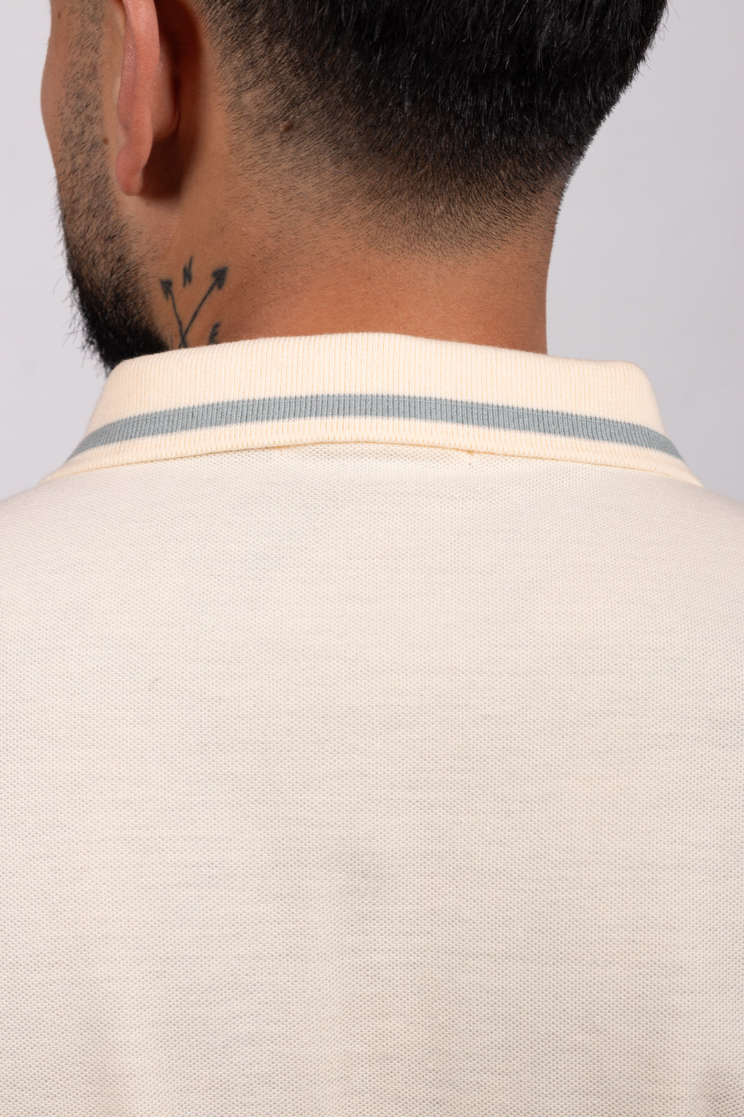 Camiseta Tipo Polo de Hombre. Crema - 170514