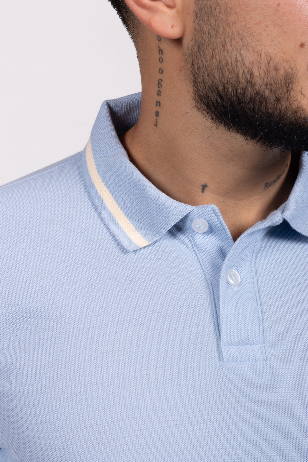 Camiseta Tipo Polo de Hombre. Azul Claro - 170516