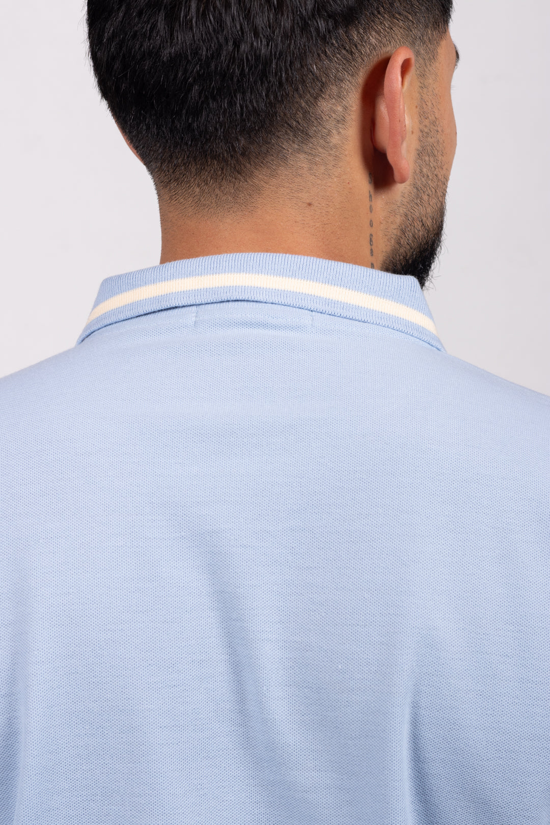 Camiseta Tipo Polo de Hombre. Azul Claro - 170516