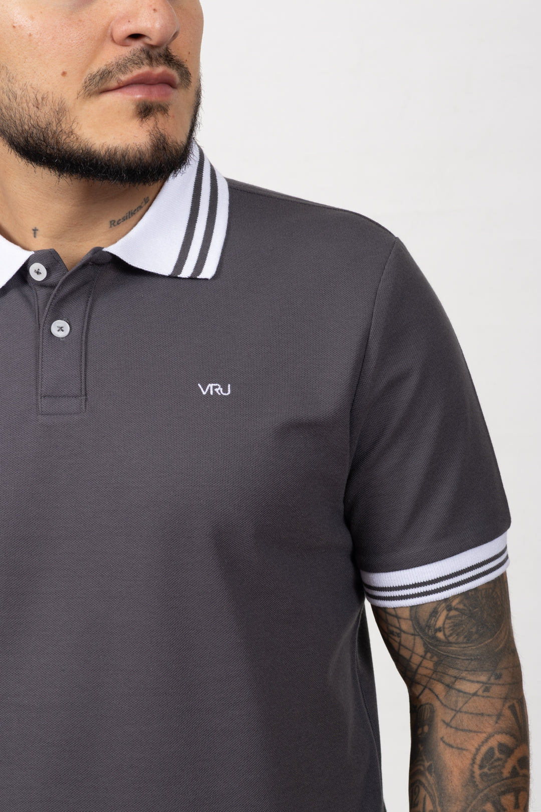 Camiseta Tipo Polo de Hombre Gris Oscuro 170521